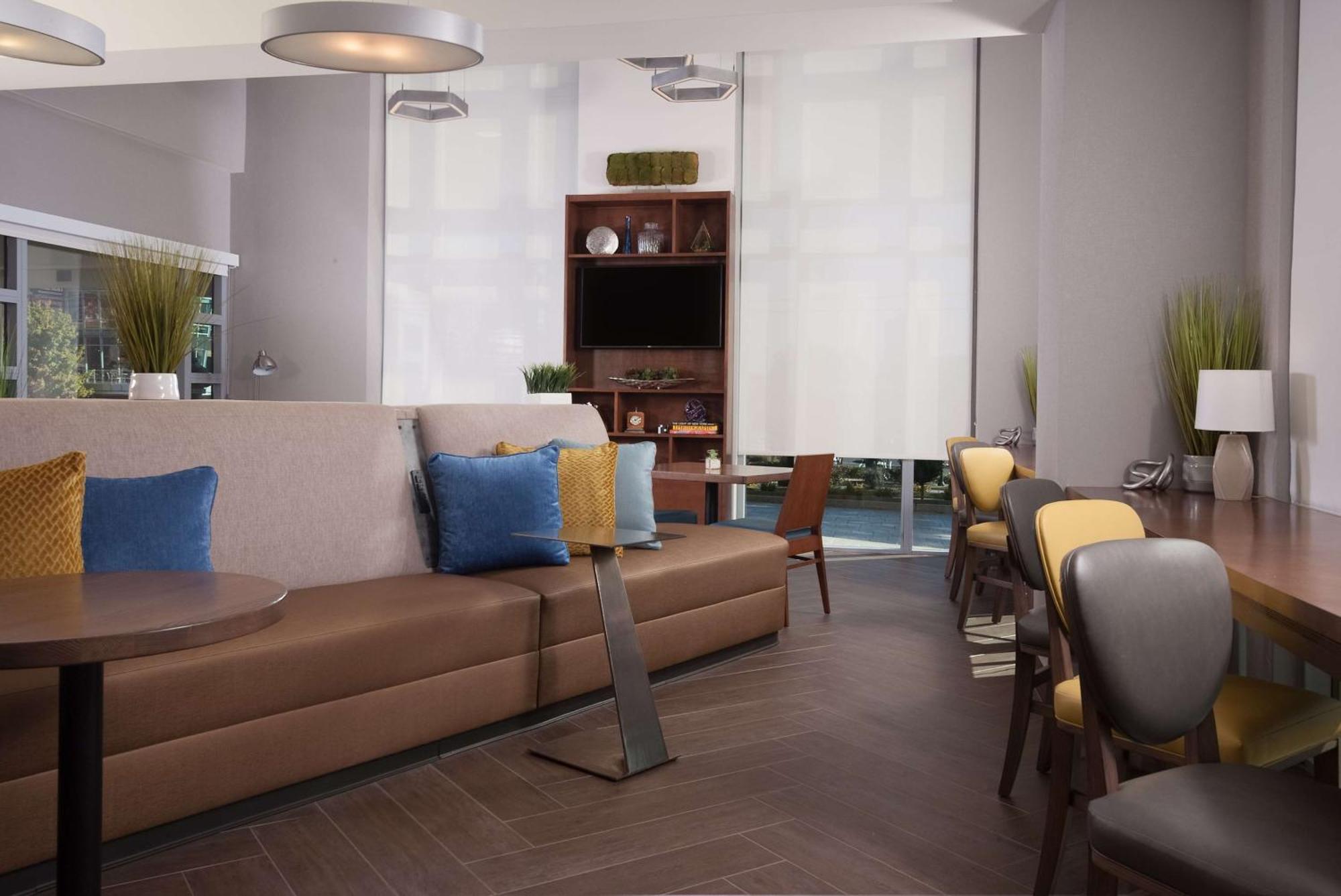 Home2 Suites By Hilton Atlanta Perimeter Center Данвуді Екстер'єр фото